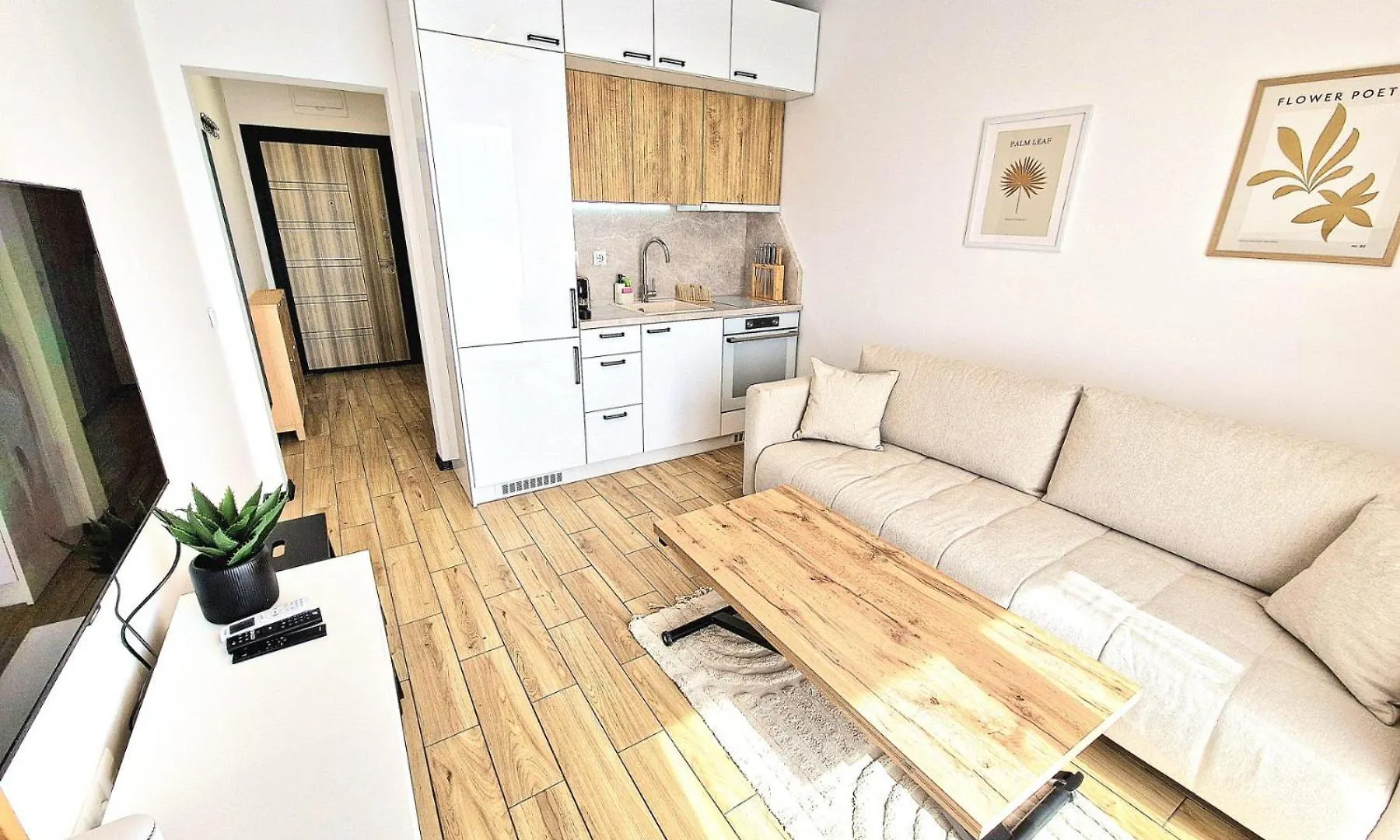 Studio Neven Whit Free Parking 1 Br Varna Daire